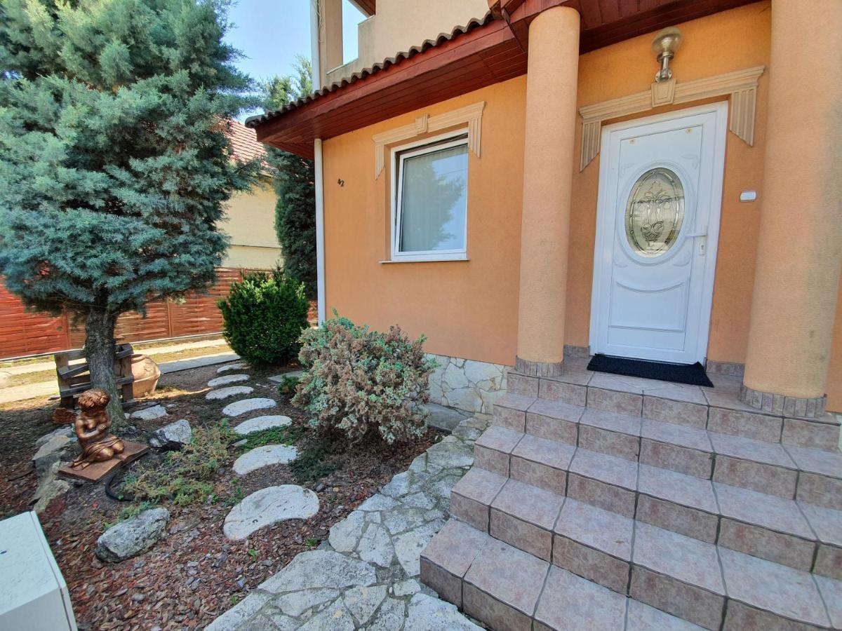 Airport Luxury Apartman 42 Vecsés Esterno foto