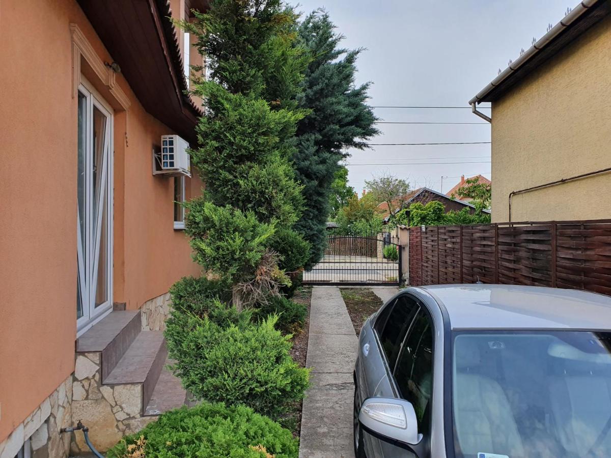Airport Luxury Apartman 42 Vecsés Esterno foto